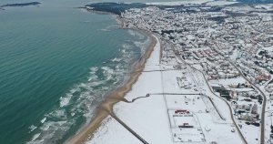 Kocaeli'nin sahilleri kar ile birleşti, ortaya bu manzaralar çıktı