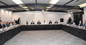 Vali Yardımcısı Dursun Balaban’a Yavuz Çiftinden Veda Yemeği