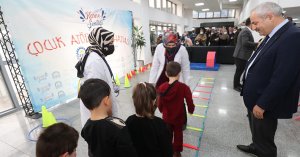 Minikler Karne Şenliği'nde eğleniyor