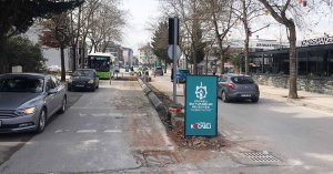 İzmit Demokrasi Bulvarında refüj yenileme ve aydınlatma çalışması