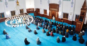 Körfez Camii’nde ilk namaz kılındı