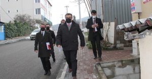 Vali Yardımcısı Ali Ada Gebze’de Haneleri Ziyaret Etti, Kandillerini Kutladı
