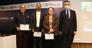   DOÇ. DR. ÇİĞDEM NAS TÜM DÜNYANIN DÖNÜŞÜMDE OLDUĞU BİR DÖNEMDEYİZ