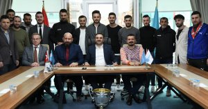 Şampiyon Kupayı Başkan Özlü’ye Getirdi   
