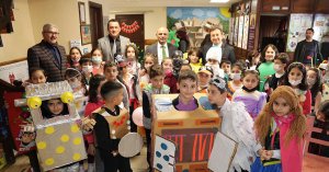 Miniklerden ‘geri dönüşüm’ defilesi