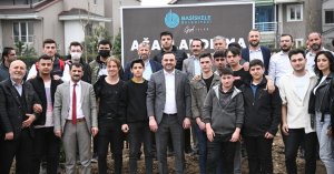 Gençlerin Yasin Abisi Kardeşlerinin Taleplerini Yerine Getiriyor