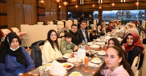Kartepe'de çocuklar iftar sofrasında buluştu
