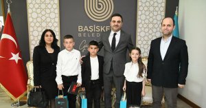 Başkan Özlü Koltuğunu Minik Berat’a Devretti
