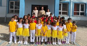 EMİNE KAVAKÇI, BAYRAMDA ÇOCUKLARI SEVİNDİRDİ