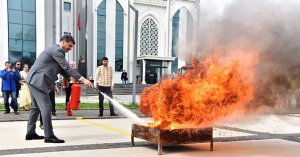 Kartepe Belediyesi'nde yangın tatbikatı yapıldı