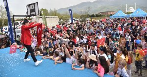 Kartepe’de Çocuklar 23 Nisan Coşkusunu Doyasıya Yaşadı