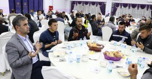 Başkan Turan, Belediye Personeliyle oruç açtı