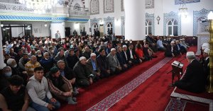 Kartepe'de camiiler doldu taştı