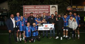 Gölcük Belediyesi 21. Geleneksel Futbol Şöleni Şampiyonu Azat İnşaat