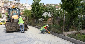 Gebze Topal Osman Ağa Caddesi kilitli parke taşı ile yenilendi