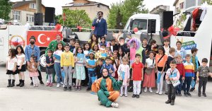 BAYRAMDA KARTEPELİ MİNİKLERİN YÜZÜ GÜLDÜ