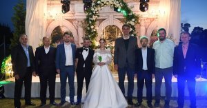 Başkan Kocaman, çiftleri yalnız bırakmadı