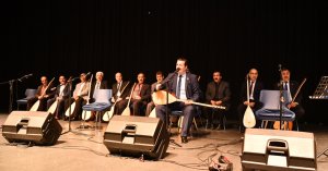 Türküler söylendi, aşıklar atıştı