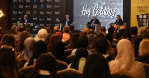 Zirvedekiler Başiskele Kariyer Zirvesi’nde Gençlerle Buluştu