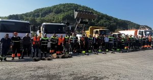 TEMİZ BİR GÖLCÜK İÇİN ÇALIŞIYORLAR