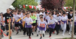 19 Mayıs koşusunda öğrenciler zor anlar yaşadı