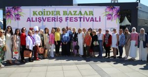 Şehrin merkezinde Koider Bazaar coşkusu