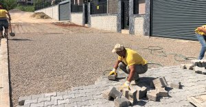 Başiskele’de Yol Çalışmalarına Devam