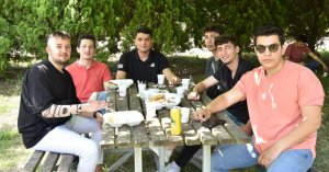 Kartepe'de gençler kampüs günleri etkinliğinde eğlendi