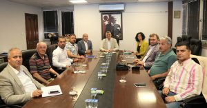 BAŞKAN SEZER SİYASİ PARTİ LİDERLERİNE KENTSEL DÖNÜŞÜMÜ ANLATTI