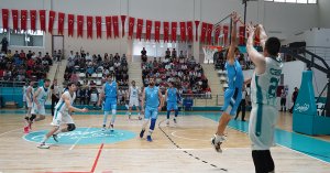 Çayırova Belediyesi Basketbol Takımı rakibini farklı yendi