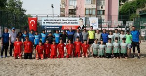 SPOR KENTİ GÖLCÜK'TE KUM FUTBOL HEYECANI BAŞLADI