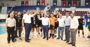Darıca Voleybol Cup Turnuvasında madalyalar takdim edildi