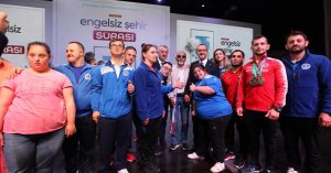 ‘’Engeller kafalarda, engelleri kaldırmanın yolu ise yüreklerdedir’’