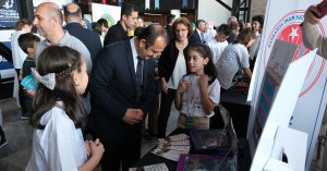 Genç beyinler fikirlerini Bilim Festivalinde sergiledi