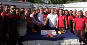 Büyükşehir “A Takımı” birinci hizmet yılını pasta keserek kutladı