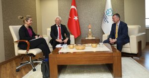 Başkan Büyükakın: Algılar gerçeğin önüne geçiyor ve dünya zaman kaybediyor