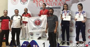 Kağıtspor’dan madalya yağmuru