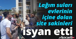 Lağım suları evlerinin içine dolan site sakinleri isyan etti