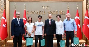 LGS’de Tam Puan Alan Öğrenciler Vali Yavuz’u Ziyaret Ettiler