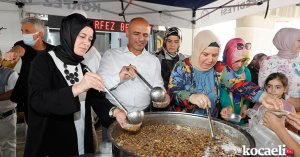 Başkan Söğüt aşure dağıttı