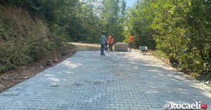 Gölcük Nüzhetiye - Sakarbıçkı arasına Büyükşehir Belediyesi tarafından parke yol yapılıyor