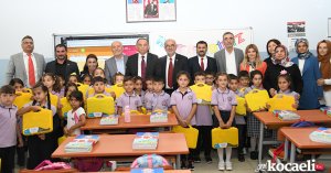 Başkan Özlü’den 1. Sınıflara Jest ile Eğitime Tam Destek