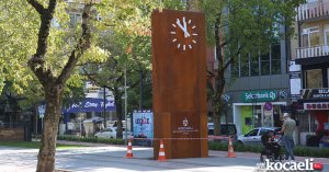 Cumhuriyet Bulvarı’nda saat kulesi önünde buluşalım