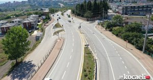 Prof. Dr. Baki Komsuoğlu bulvarında trafik çizgileri yenilendi