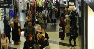 Altını duyan alışveriş merkezine koştu