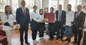 Geleceğin aşçıları mutfakta hünerlerini sergiledi, 3 ödülle kente döndü