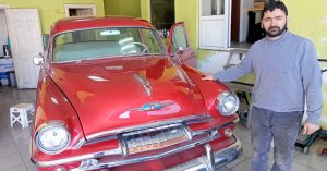 Tarihe gömülmüş araçları özenle topluyor