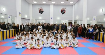 Derince’de 480 tekvandocu kuşak atladı