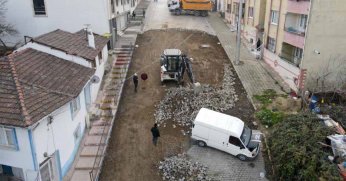 Karamürsel 101. Cadde araç ve yayalar için güvenli hale geliyor