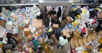 KISA SÜREDE HAZIRLANAN 3 TIR DOLUSU YARDIM YOLA ÇIKTI